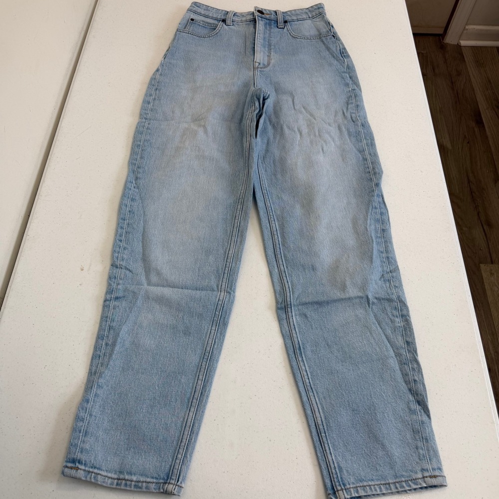 Lee High Waisted Straight Leg Light Wash Denim Jeans 7189